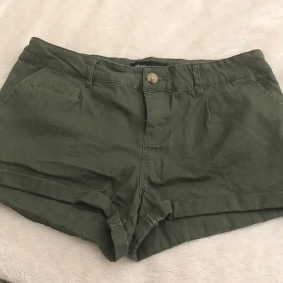Green shorts - Picture 1 of 3